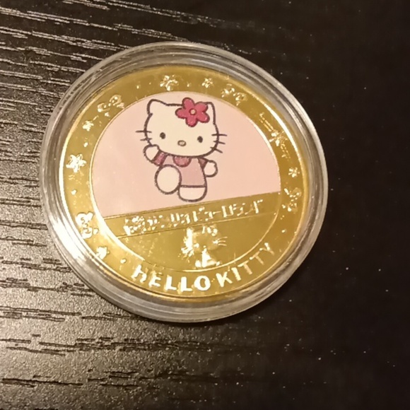 NEW Set of 5 Collectible Hello Kitty Coins released for her 50th Anniver… - Picture 6 of 8